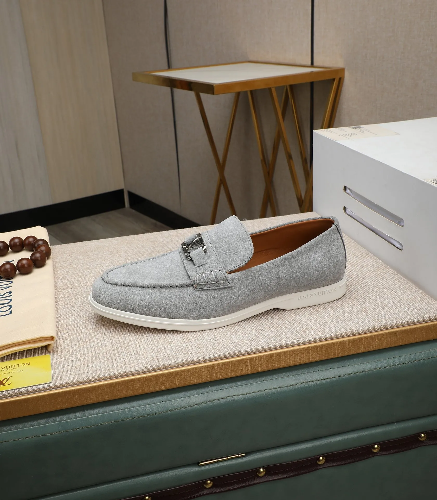 Men's shoes 💰520 📛📛【LOUIS VUITTON】Louis Vuitton 2024 official website synchronized new products 👟Milan fashion catwalk style 🇰🇾🇰🇾LV family logo, celebrity style, a must-have for fashionistas ⚠️First-layer calfskin ➕Genuine leather lining ➕Official website original version special outsole 👞Number 38-44